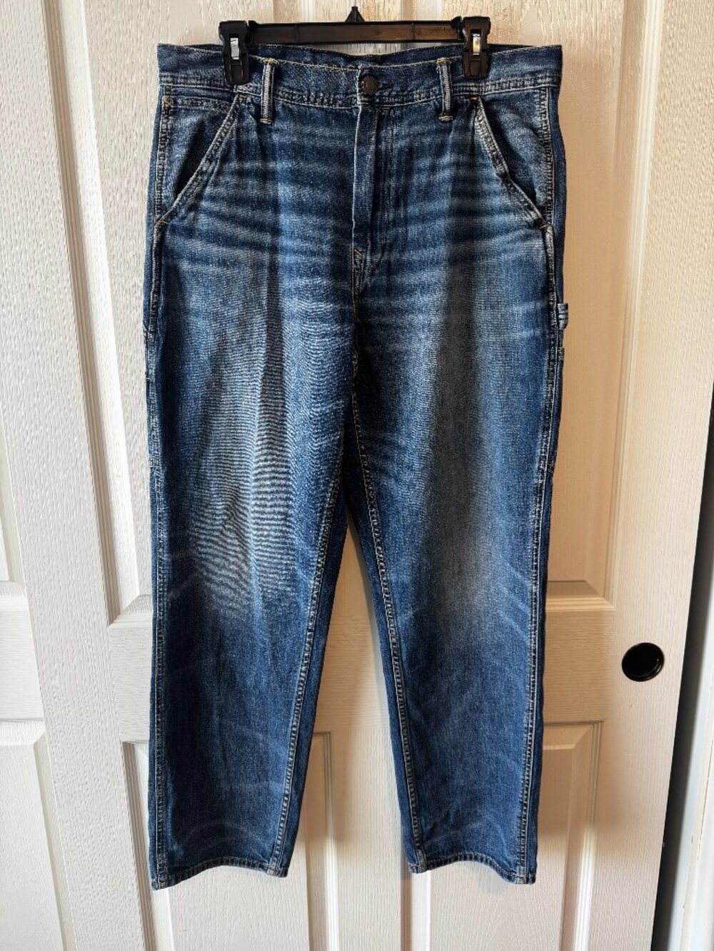 American Eagle Carpenter Distressed Jeans